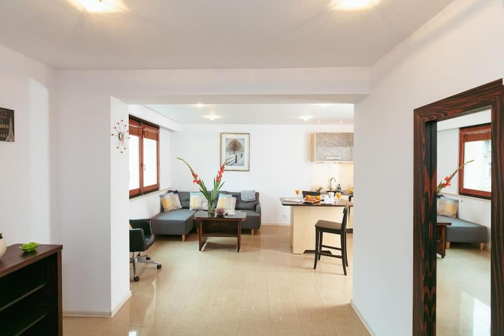 Apartment In The Heart Of Warsaw! Exterior photo