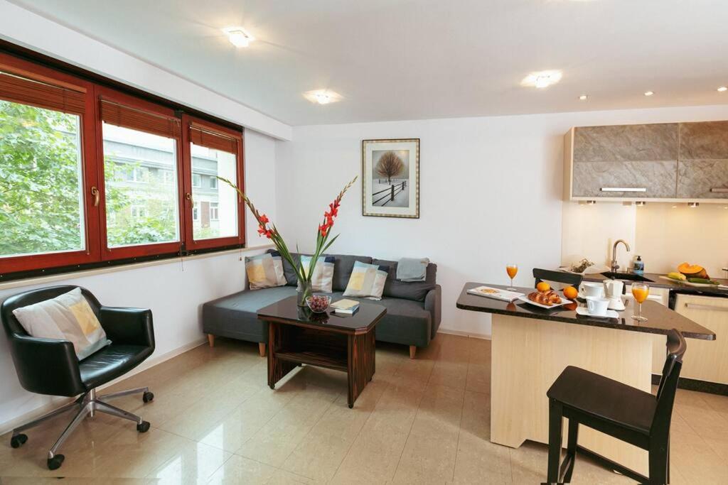 Apartment In The Heart Of Warsaw! Exterior photo